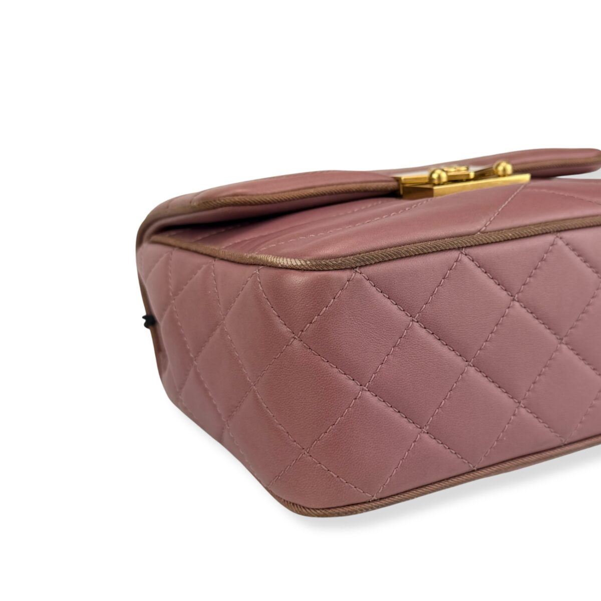 chanel | 乾燥玫瑰色壓釦方胖子