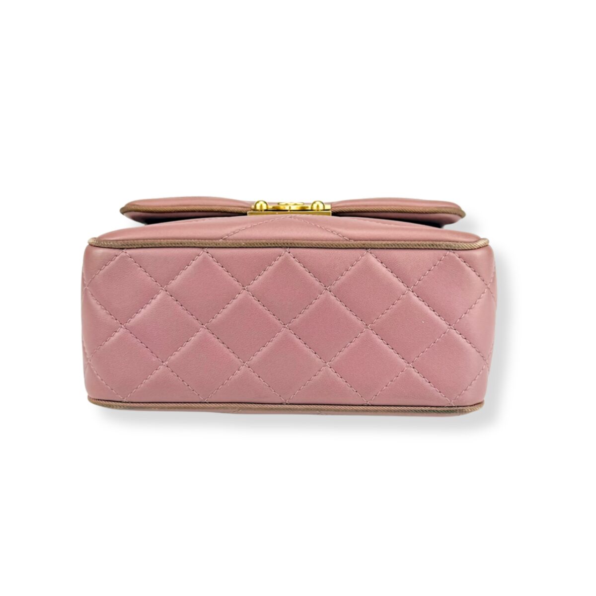 chanel | 乾燥玫瑰色壓釦方胖子