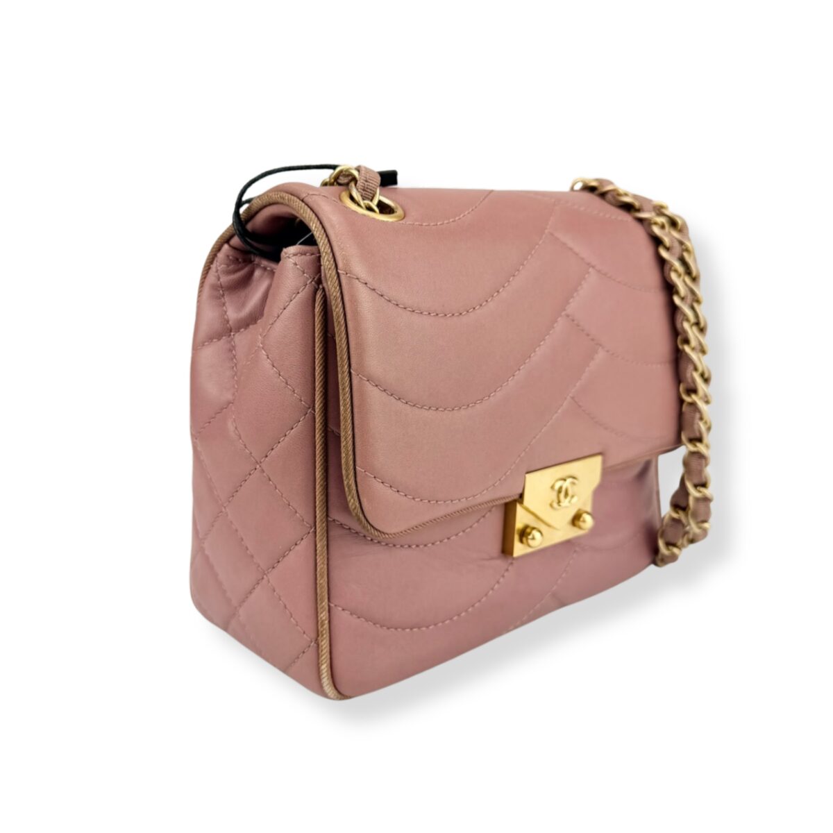 chanel | 乾燥玫瑰色壓釦方胖子