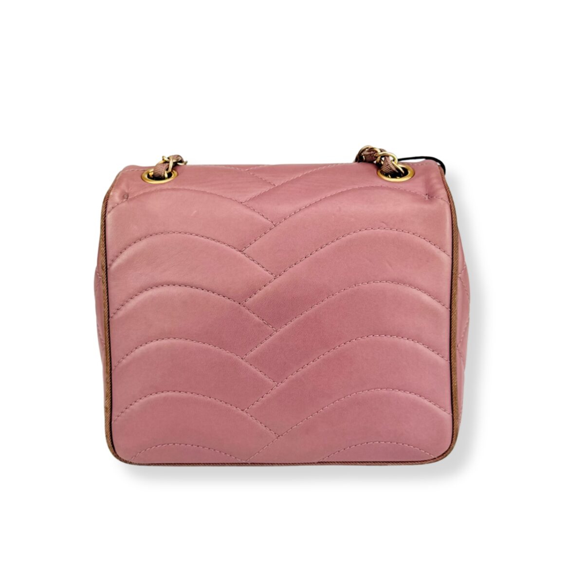 chanel | 乾燥玫瑰色壓釦方胖子