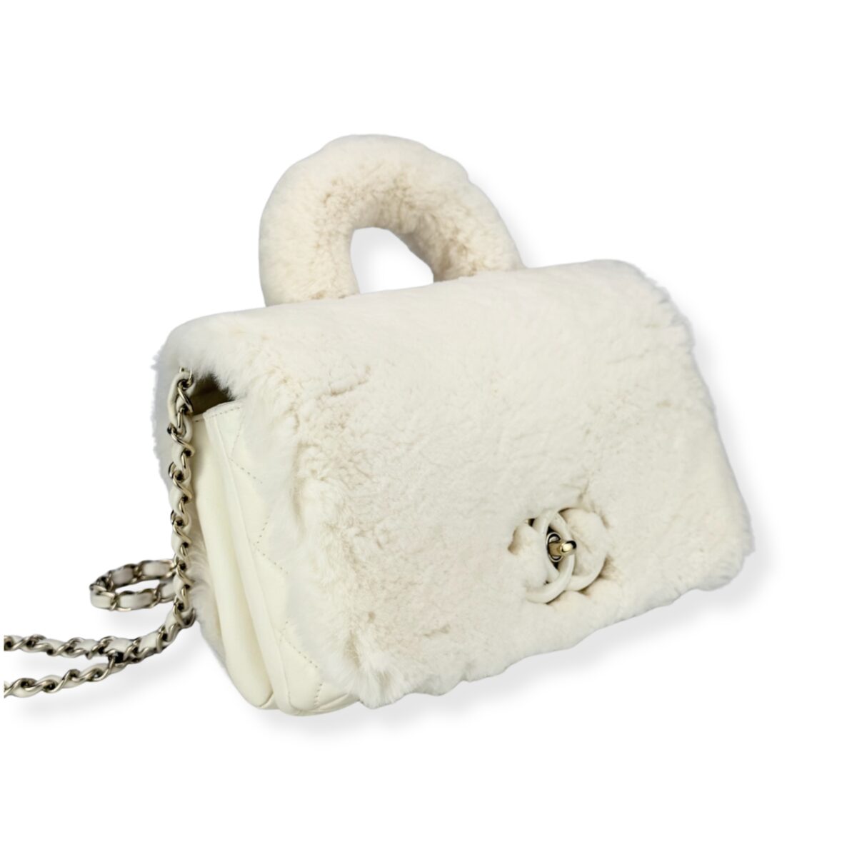chanel | 白色兔毛小handle
